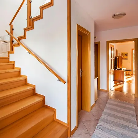 Elegantes Familienhaus Mit Privatem Pool Porec
