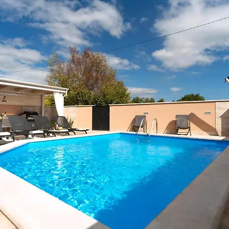 Elegantes Familienhaus Mit Privatem Pool * Porec