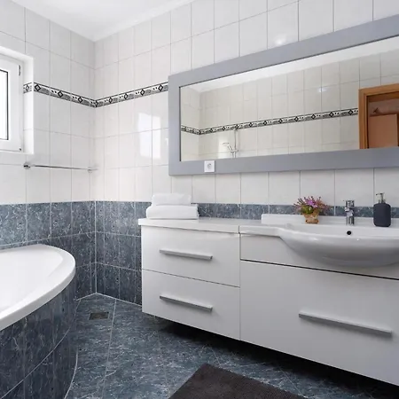 Elegantes Familienhaus Mit Privatem Pool * Porec