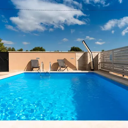 Elegantes Familienhaus Mit Privatem Pool * Porec